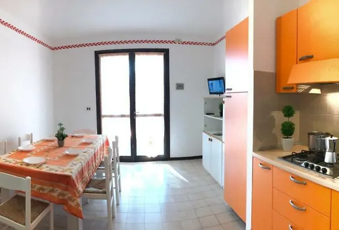 Cinzia Pool * 比比翁